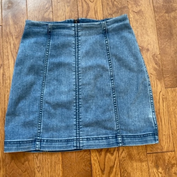 Free People Dresses & Skirts - FREE PEOPLE Modern Femme Denim Mini Skirt Sz 4